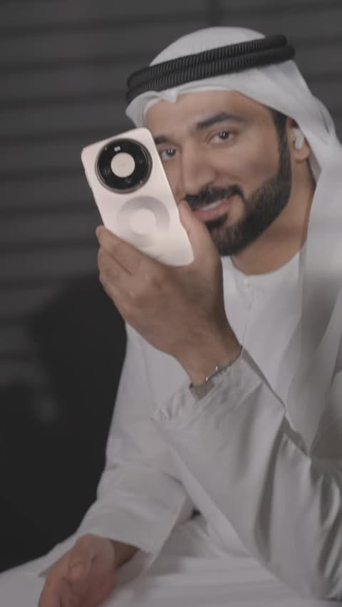 Instagram post by @fslzss for huawei. Caption reads: [...] the world exactly as you see it.....
