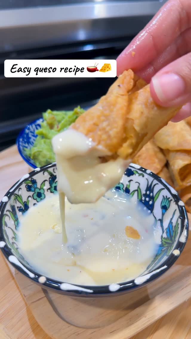 Instagram post by @foodi_ma for Organic Valley. Caption reads: Quick and easy queso recipe! #Queso #QuesoRecipe....