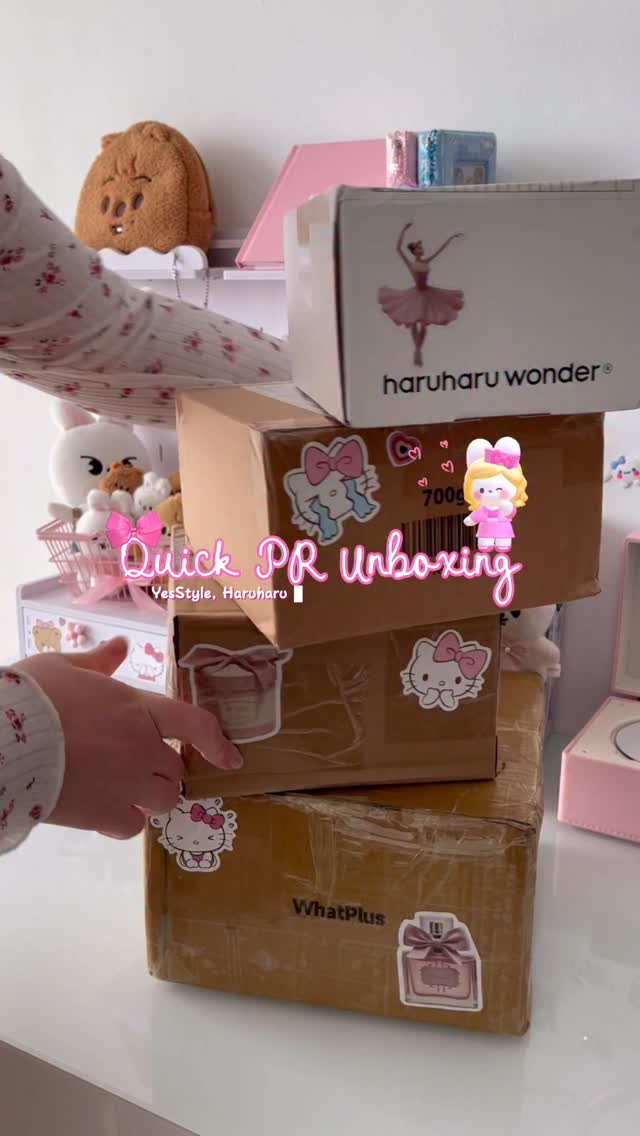 Instagram post by @hijabi_girl_kpop for Jolse. Caption reads: 𐔌՞. .՞𐦯 so much unboxing coming....