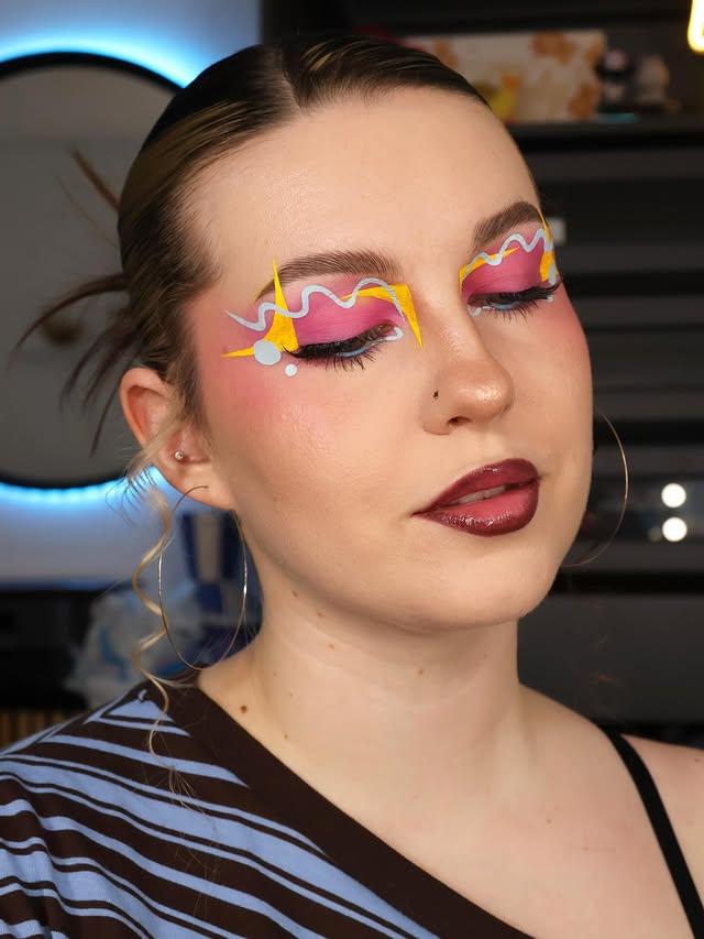 Instagram post by @giulinka for ARDELL Beauty. Caption reads: [...] Ultimate I know it’s bright palette....