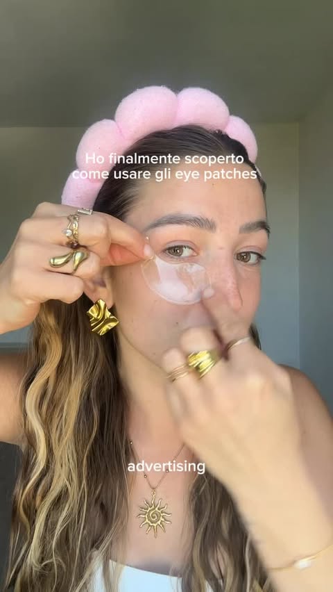Instagram post by @martinadutto for Yepoda. Caption reads: [...] sapete, questa è la skincare routine di....