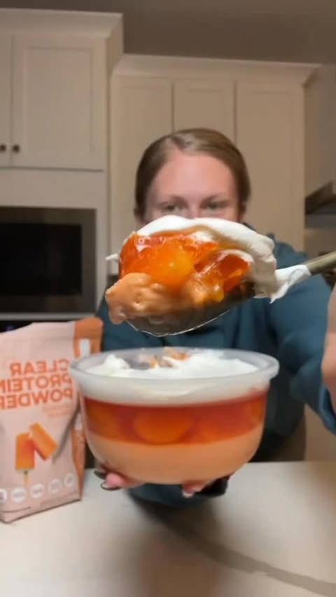 Instagram post by @smaller_sam.pcos for Clean Simple Eats. Caption reads: [...] recipe makes 3 servings: -2 scoops Clean....