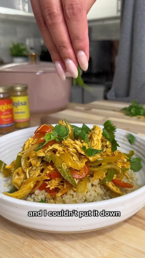 Instagram post by @yaidymakes for Loisa. Caption reads: [...] without losing that taste of home.....