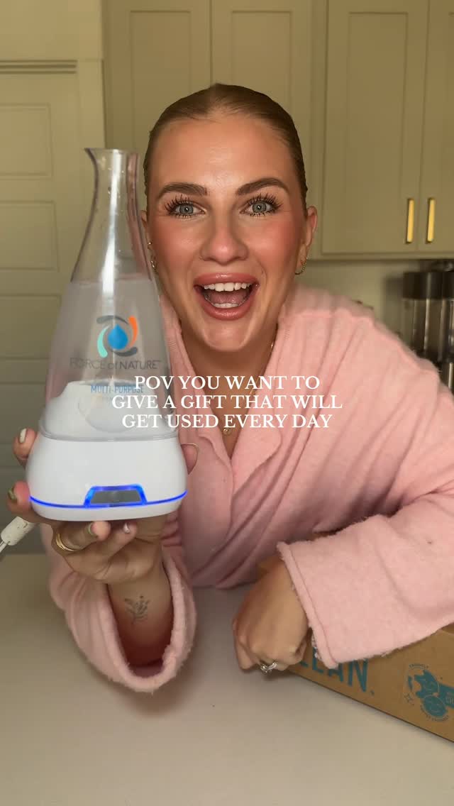 Instagram post by @lisateuscher_ for Force of Nature Clean. Caption reads: The perfect gift doesn’t exi— wait yes it does.....