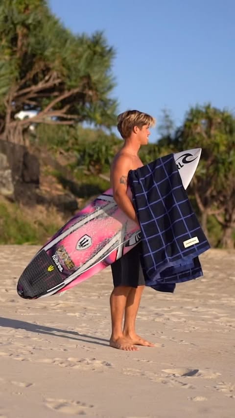 Instagram post by @itsjust_morgan for Country Road. Caption reads: Always nice to come into a fresh @countryroad....