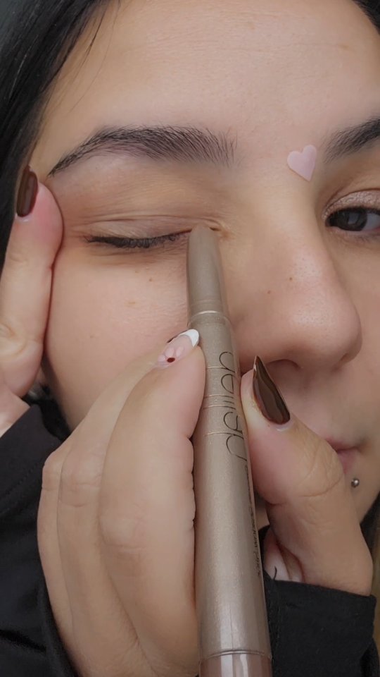 Instagram post by @glamoursugar for BeautyPro. Caption reads: [...] one dreamy box 💕 @ok_beautybox

🌊....