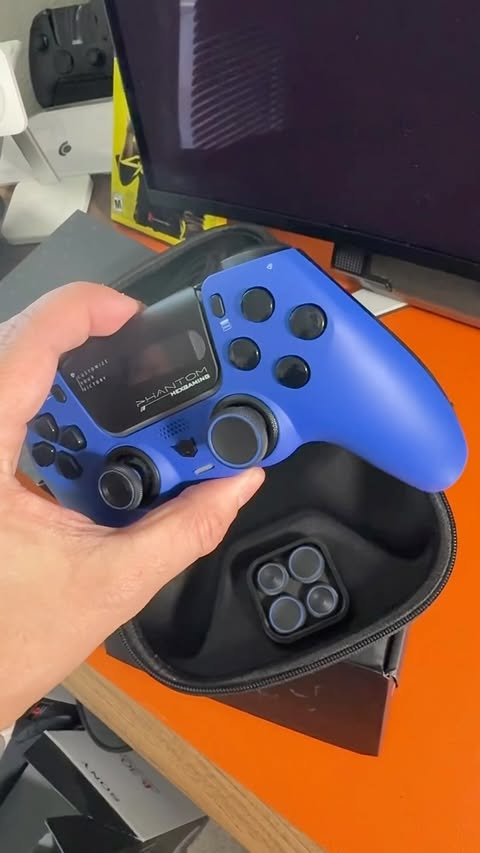 Instagram post by @mattkahla for HexGaming. Caption reads: [...] that work #PS5 and #PC! #kahlagaming....