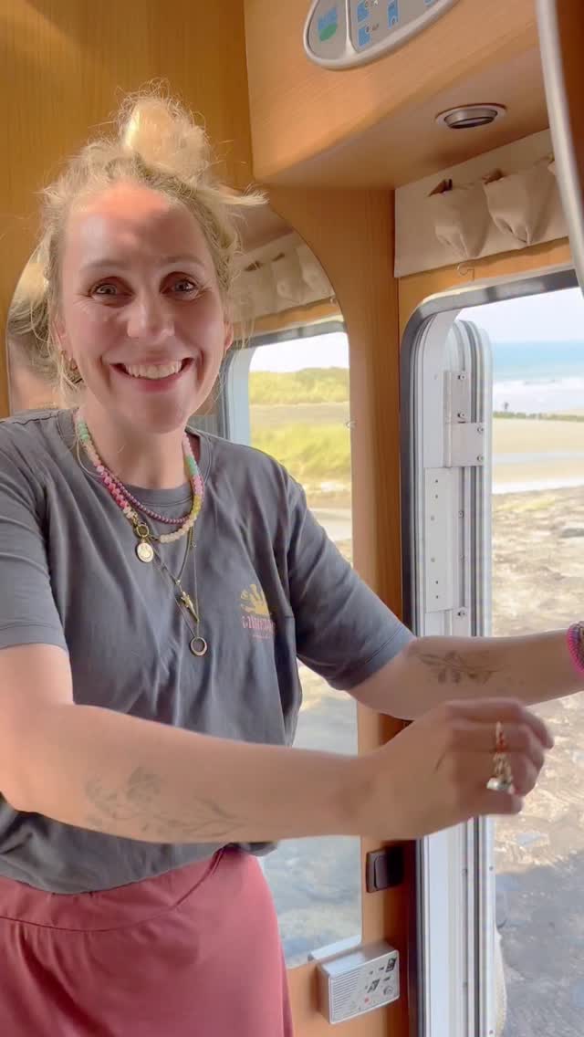 Instagram post by @saskiaweerstand for Albert Heijn. Caption reads: Even twee tips van mij; ga een keer picknicken aan....