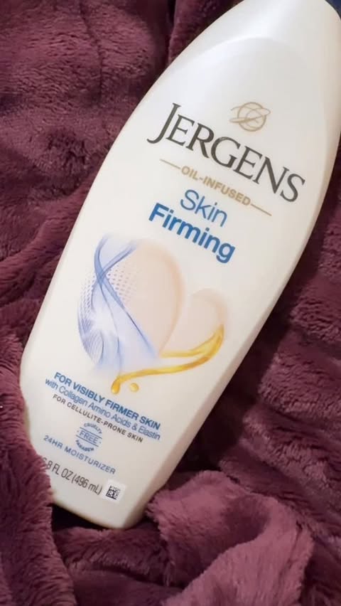 Instagram post by @kathrynmarrone_makeup for Jergens US. Caption reads: As soon as the weather cools down my skin starts....
