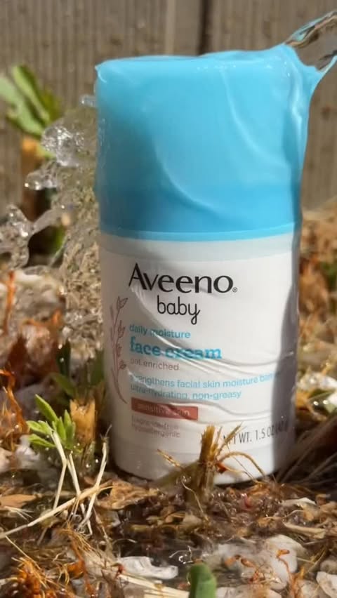 Instagram post by @juh_governale for AVEENO Baby. Caption reads: [...] hydrated… As a mom i highly recommend Aveeno....