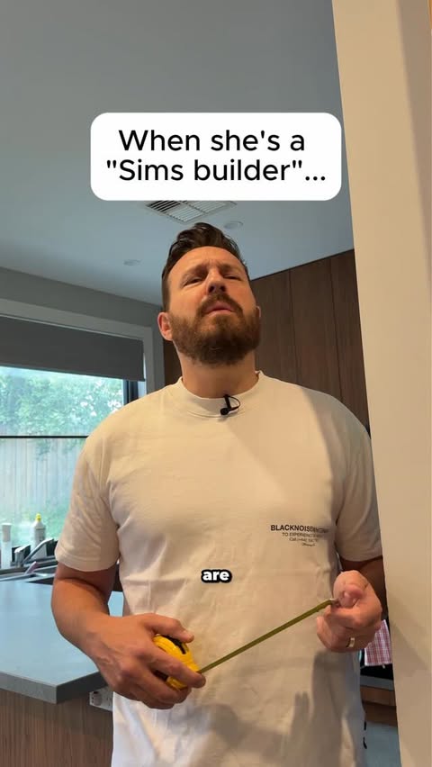 Instagram post by @jeyjeybink for The Sims. Caption reads: [...] this look?? Well now you can because The....