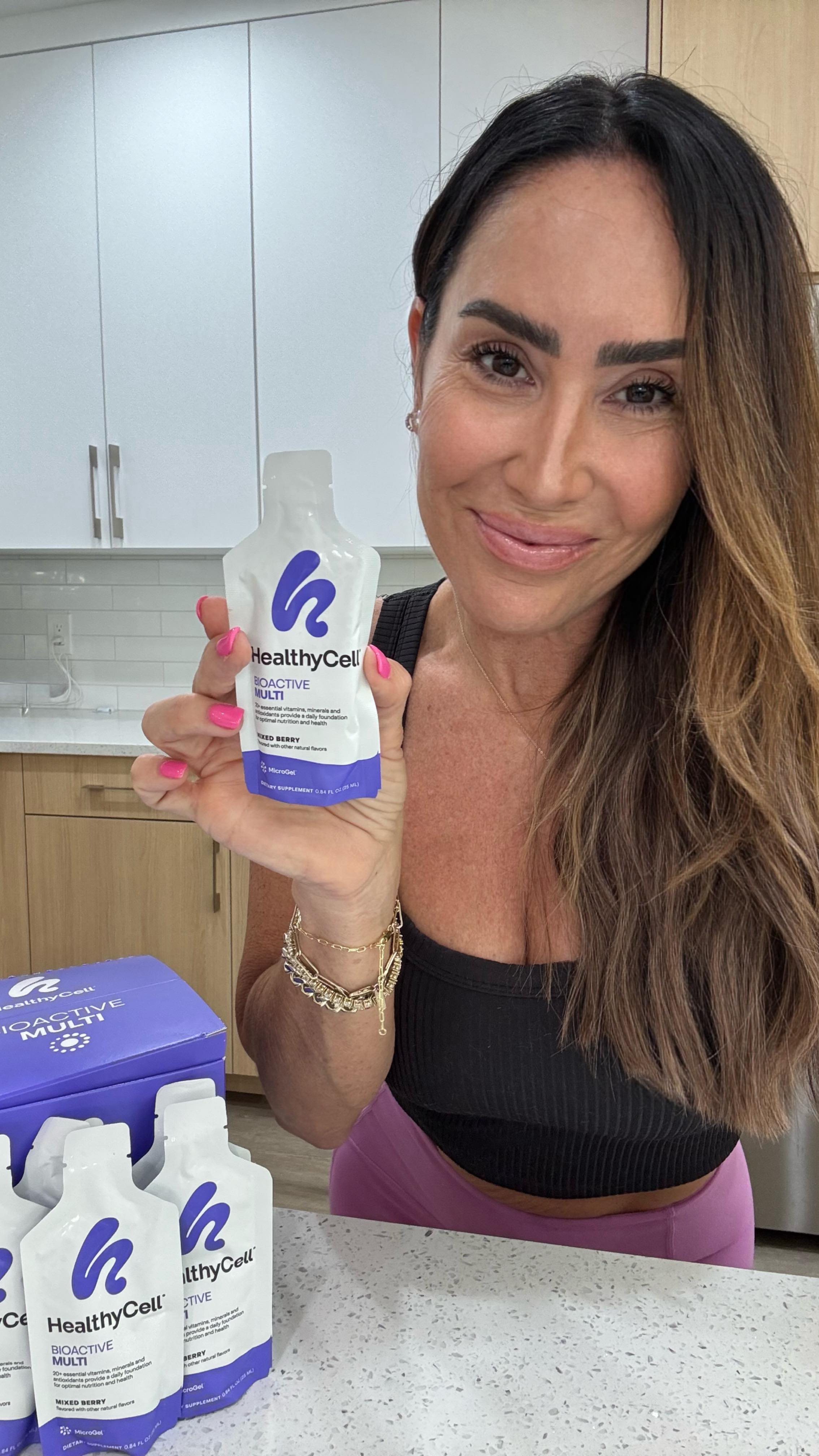 Instagram post by @lalainboca for Healthycell. Caption reads: [...] in a gel my body can actually....