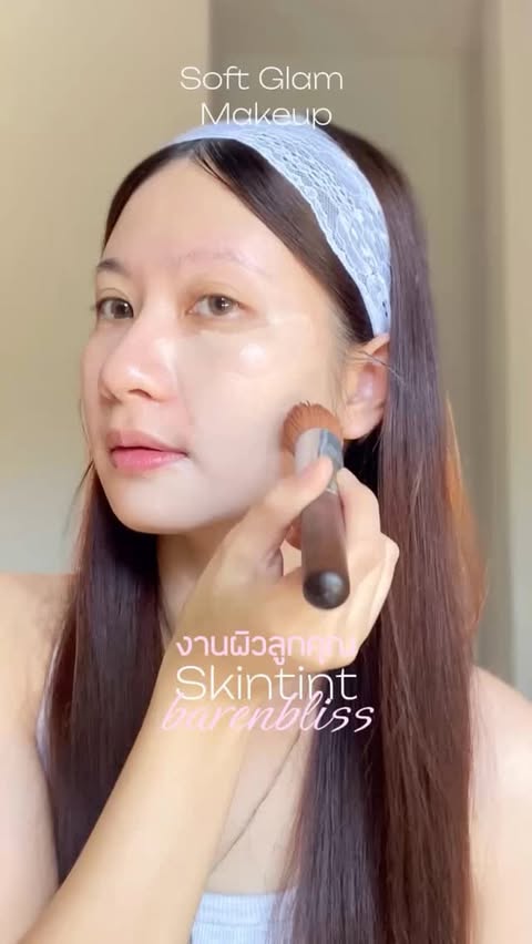 Instagram post by @noey.cha for Barenbliss. Caption reads: [...] นาทีนี้ขอยกให้กับน้อง skin tint จาก....
