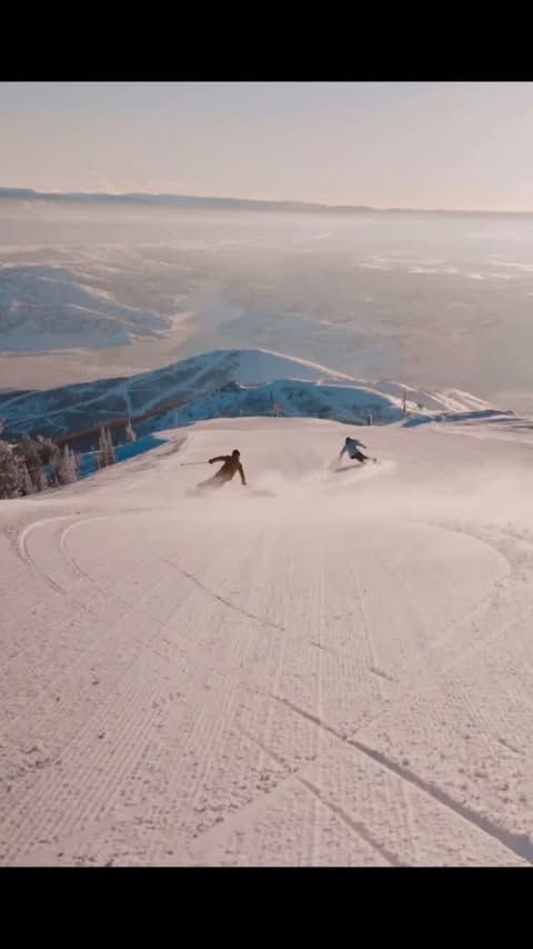 Instagram post by @kaylinrichardson for Helly Hansen. Caption reads: It’s officially Christmas Movie Season!

And....