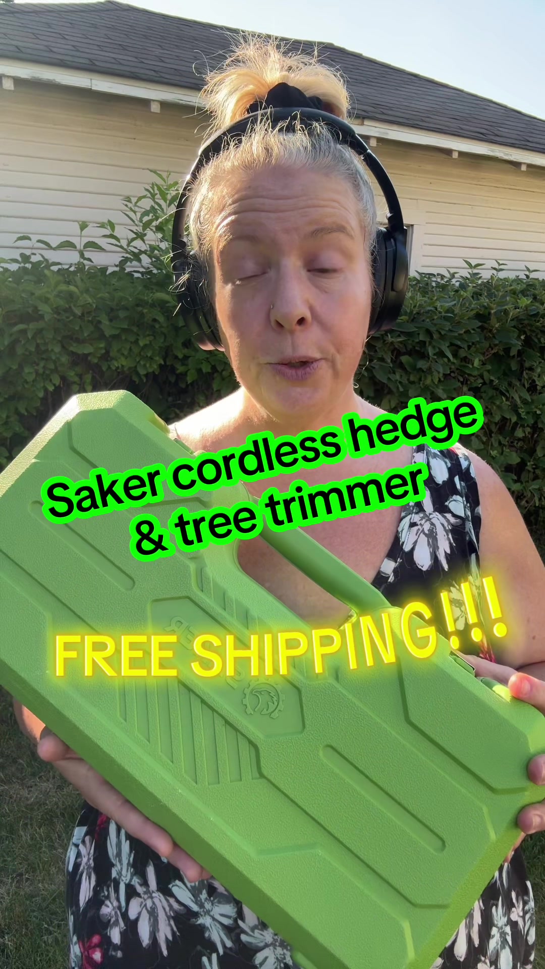 TikTok post by @amylynn1771 for Smartsaker. Caption reads: [...] #yardcleanup #dealsforyoudays @Smartsaker....