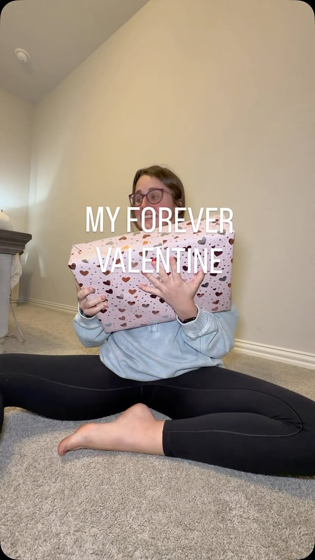 Instagram post by @shannon_stokely for ARZOPA. Caption reads: [...] the link. You can get 15% off with code....