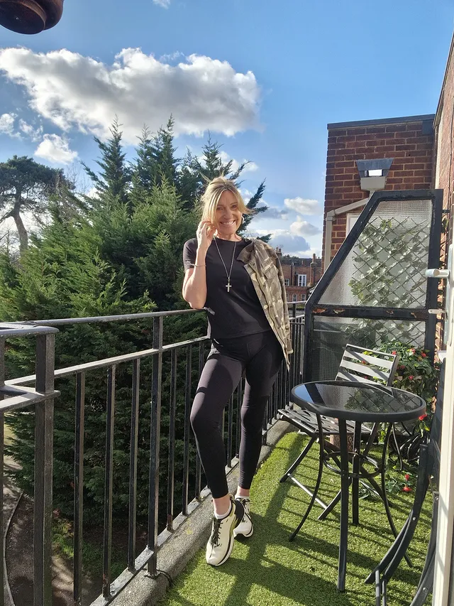 Instagram post by @tracys_fashion_style for Vionic Shoes. Caption reads: [...] most comfortable Gabby trainers from....