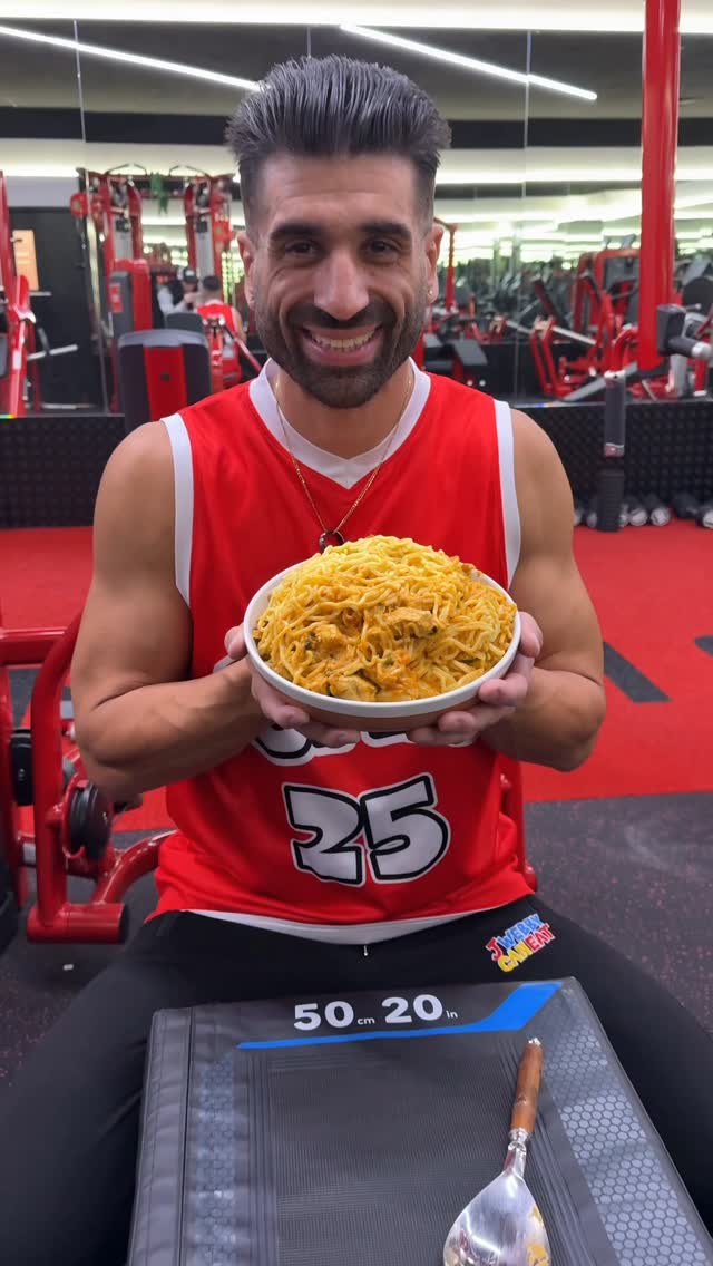 Instagram post by @jwebby_can.eat for My Muscle Chef. Caption reads: 🔥 There’s a new My Muscle Chef menu drop and I....