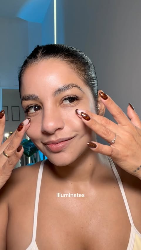 Instagram post by @bellreyes1 for d'Alba. Caption reads: [...] is all I need! ☀️ Shop on Amazon!....