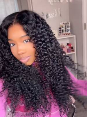 TikTok post by @yungchicago773 for Ashimary Hair. Caption reads: [...] 😍 best of both worlds @Ashimaryhairwigs....