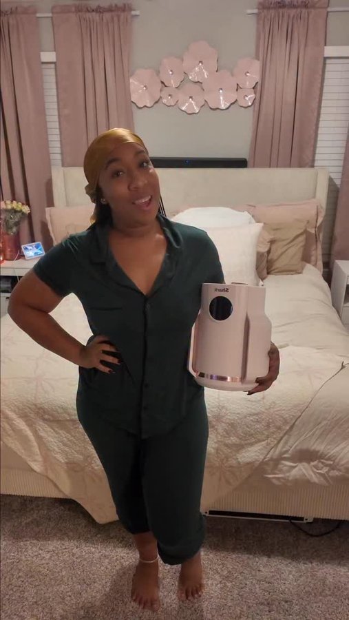 Instagram post by @dyamondniicole for Shark Home. Caption reads: My nighttime routine just leveled up with cleaner,....