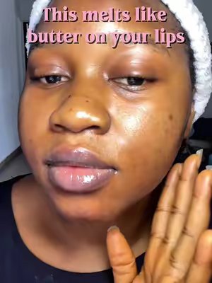 TikTok post by @lydliving for Skin Seoul. Caption reads: [...] #VIDIVICI #MOISTUREGLOWLIPBALM....