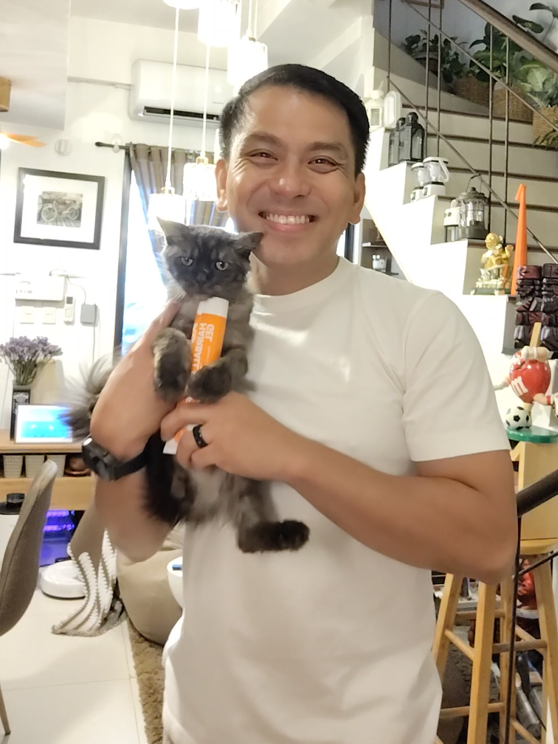 TikTok post by @alvinfernandez_08 for Puainta. Caption reads: Puainta Cat Hairball Solution Gel, Pet [...].