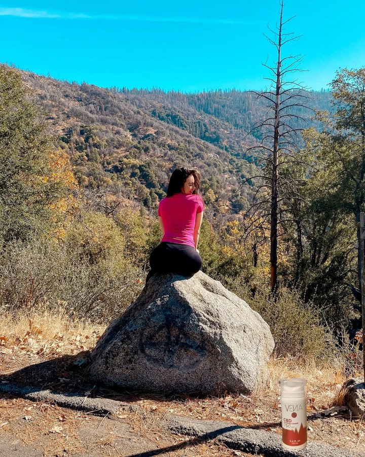 Instagram post by @natalya.flow1111 for Vena CBD. Caption reads: [...] I have been using this for soreness @venacbd....