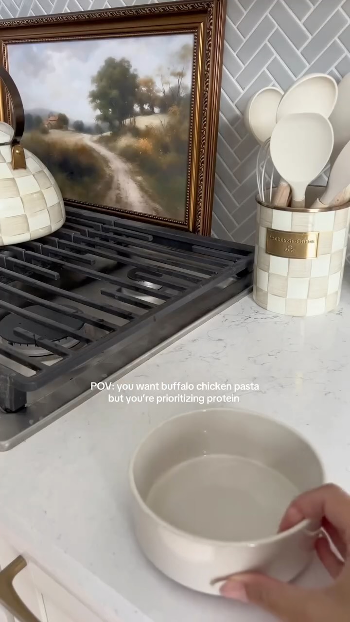 Instagram post by @maceyboyd_ for Primal Kitchen. Caption reads: Problem solved ✅ 

Protein buffalo chicken pasta....