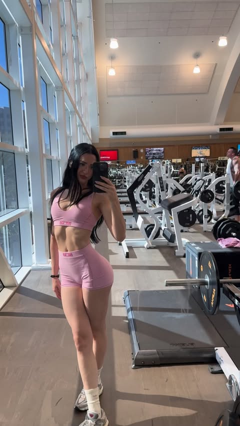 Instagram post by @yevaleva for C4 Energy. Caption reads: Leg days powered by @c4energy #c4 #c4energy....