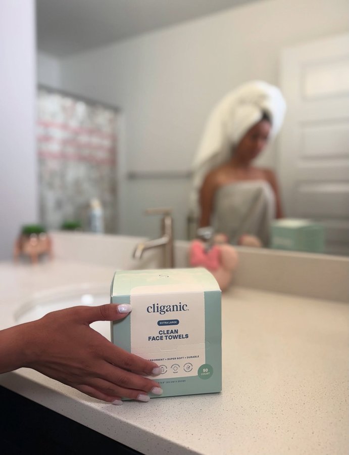 Instagram post by @clivi_vilela for Cliganic. Caption reads: [...] changed after I started using @cliganic....