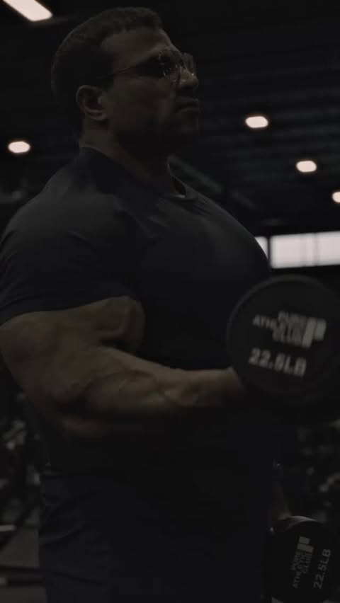 Instagram post by @hassan_mostafa92 for Jed North. Caption reads: The work doesn’t stop when motivation fades.

No....