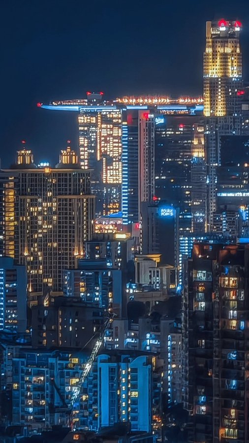 Instagram post by @mengguoleo for Qualcomm. Caption reads: Let me show you what phone 10x zoom can give you,....