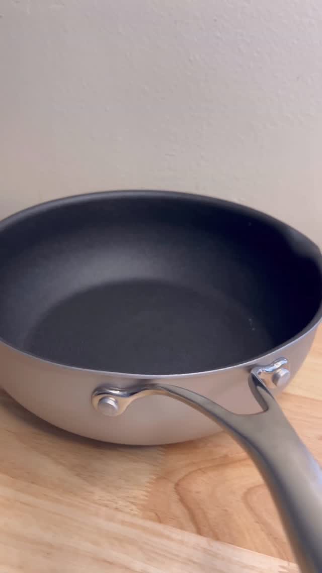 Instagram post by @cajuninthekitchen for Circulon. Caption reads: [...] stress, no stick, no mess! This is the....