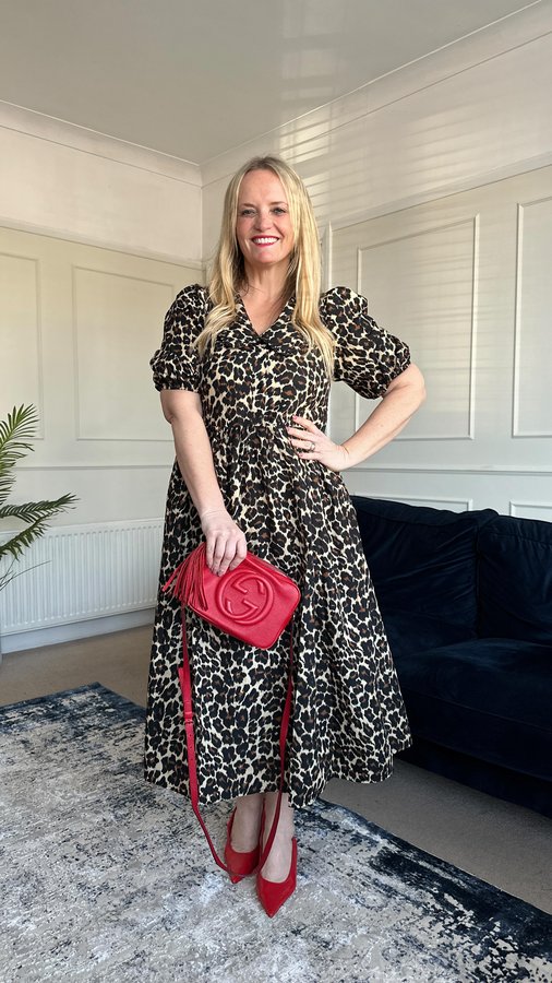 Instagram post by @dress_loving_mama for Baukjen. Caption reads: [...] Organic Cotton Printed Midi Dress from....