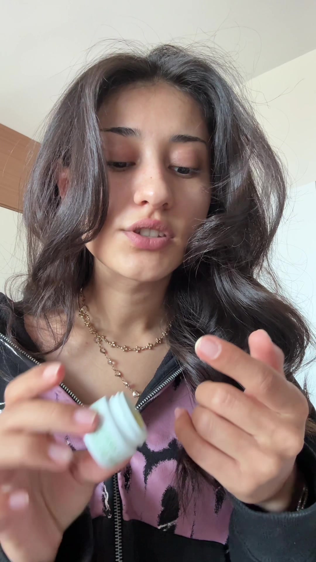 TikTok post by @merbemio for Kiehl's. Caption reads: Erkeklerin zaten bilinen bir şeyi sırmış gibi....