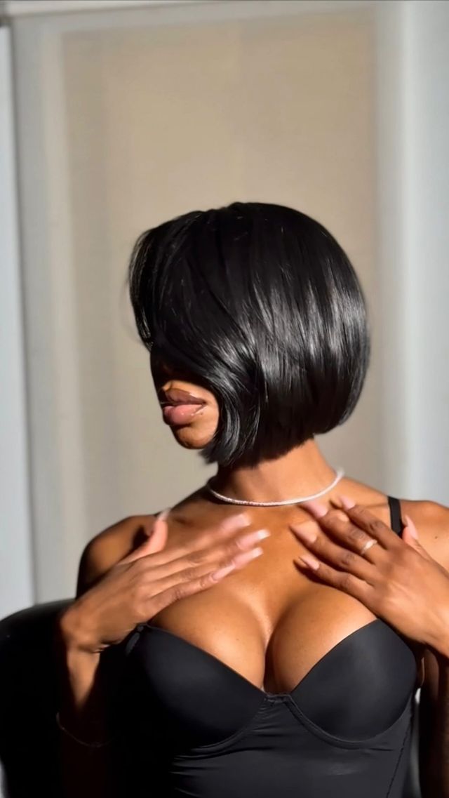 Instagram post by @bysharalaurie for D Hair Boutique. Caption reads: [...] 1.5 bundles of raw slight wave from....