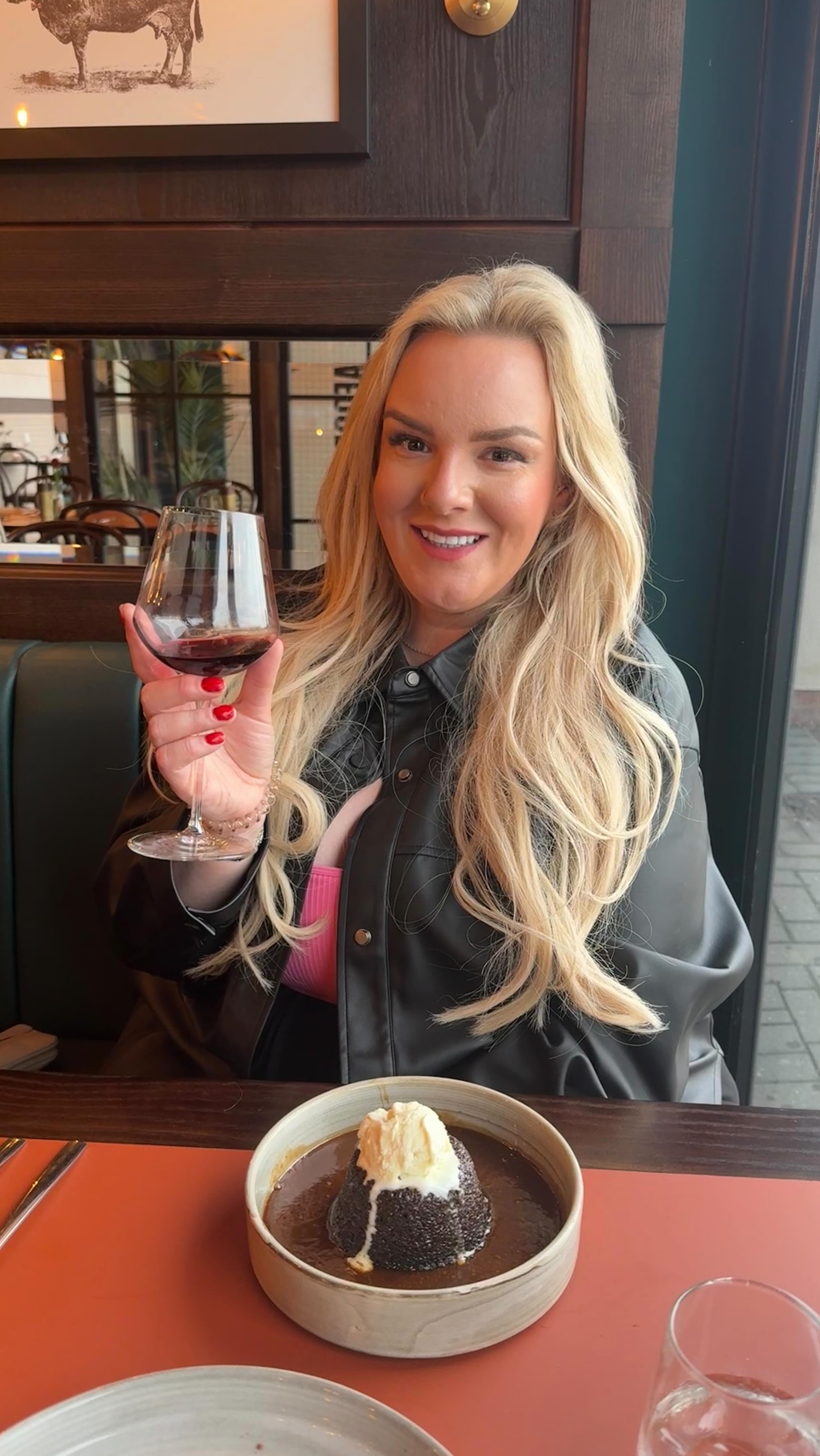 Instagram post by @whatlauraloves for MOOSLOVER. Caption reads: 🦐SUNDAY LUNCH AT SEAFOOD & STEAK CO.🥩
I’m on a....