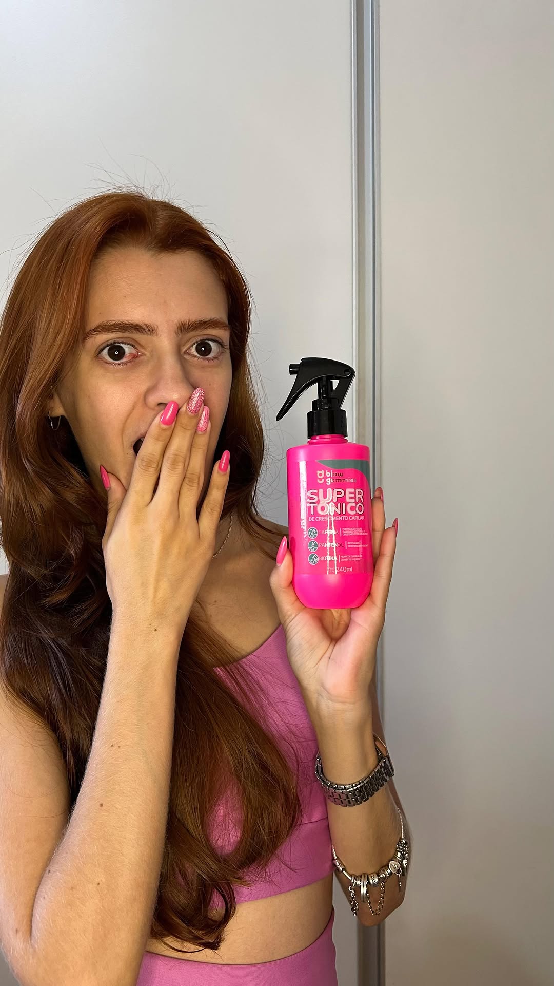 Instagram post by @gabriella_gomides for OLLY. Caption reads: O cabelão que TODO MUNDO comenta tem um motivo… e....