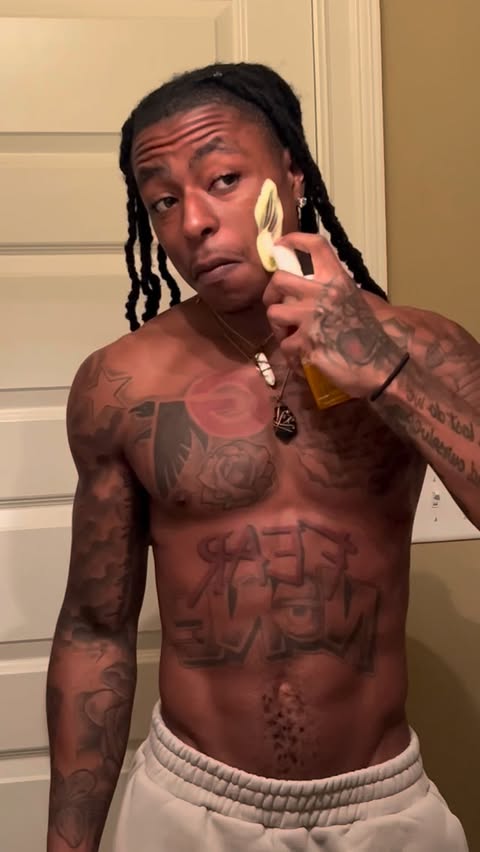 Instagram post by @1kdee.fit for Skinfix. Caption reads: [...] 😅🤷🏽‍♂️ 

Product Used:
 • @tndickinsons 
....