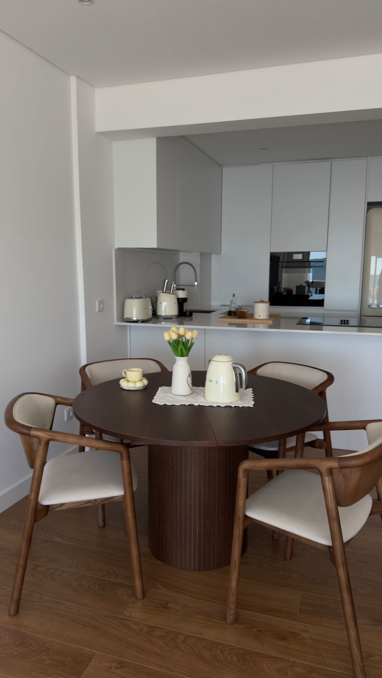 Instagram post by @leonorborgesrn for Westwing. Caption reads: Turning a house into a home with @westwingcom 🏡✨....