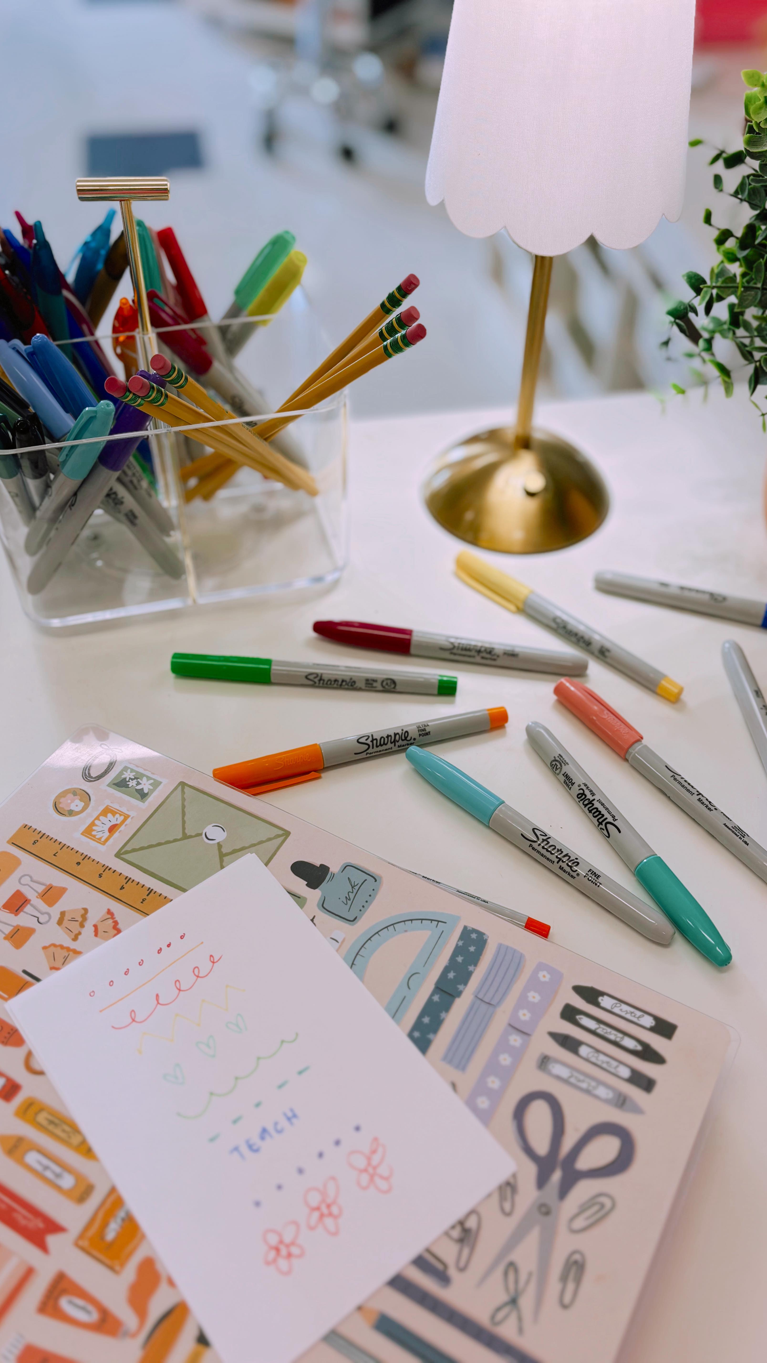 Instagram post by @kinder.and.kindness for Sharpie. Caption reads: F E E L I N G  S H A R P - IE😉🌈✨
•
•
•
#ad....