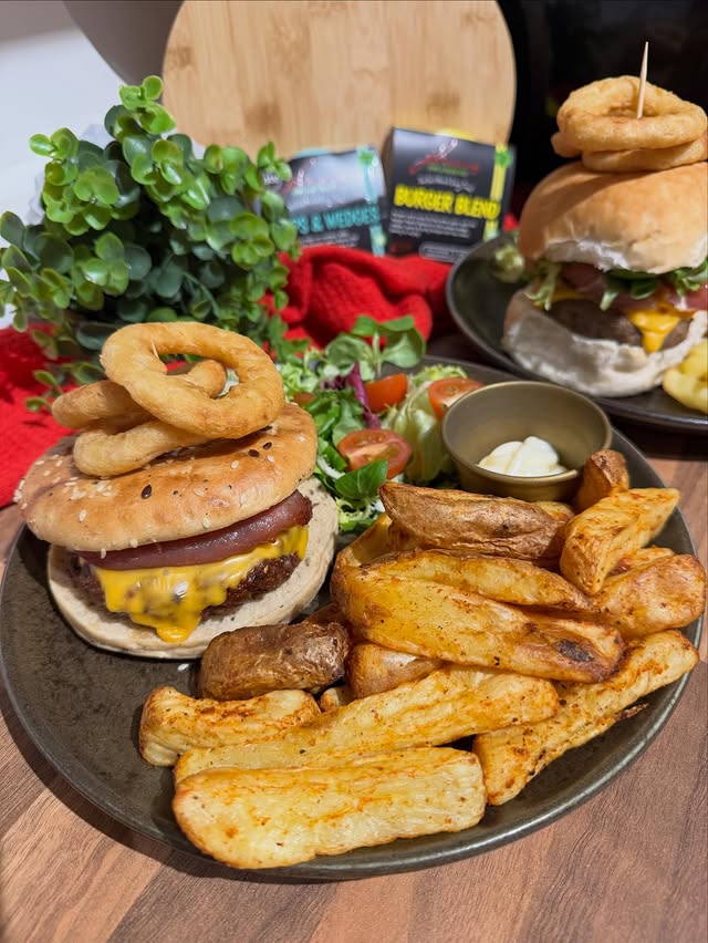 Instagram post by @donnas_sw_diner for Slimming World. Caption reads: [...] Battered Onion Rings (5) ✨ @slimmingworld....