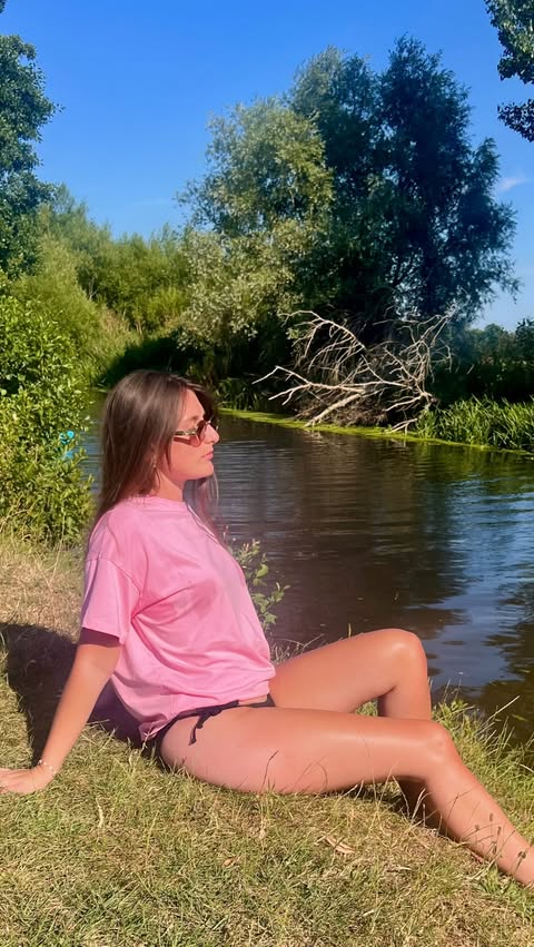 Instagram post by @jodiedesbois for Dossier. Caption reads: [...] t-shirt and bikini uniform👙 Wearing....