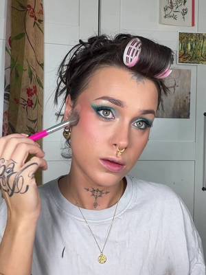TikTok post by @ciarafknwaters for Kash Beauty. Caption reads: [...] life on the edge before an event 👀✨ @KASH....
