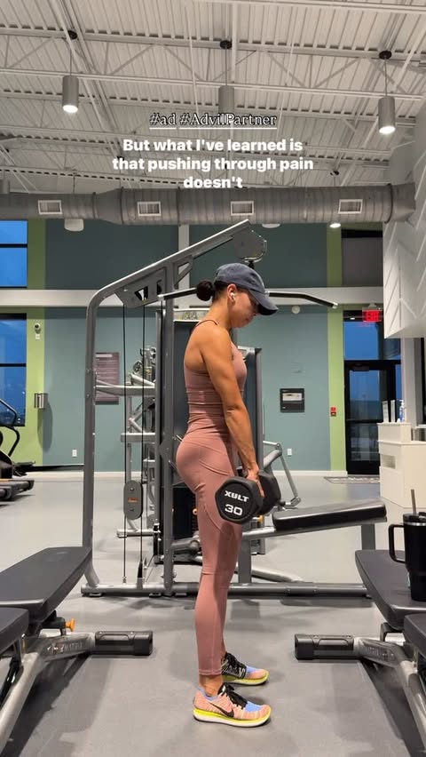 Instagram post by @greeneyesgoldsoul for Advil. Caption reads: [...] through pain isn’t on my to-do list.....