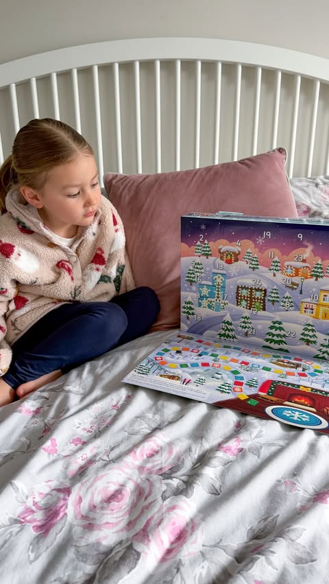 Instagram post by @thismumlifestyle for Learning Resources. Caption reads: [...] it’s a win in our house! 🎄✨ The....