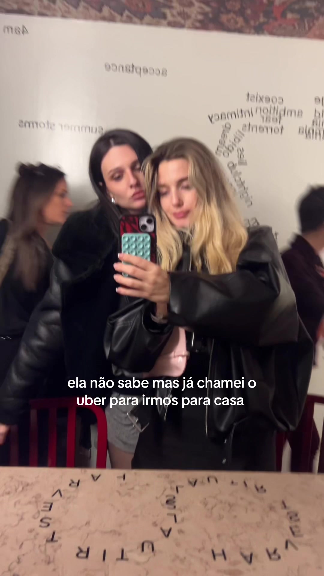 TikTok post by @abrunamagalhaes for Uber. Caption reads: amovos @Uber Portugal @Uber Eats .