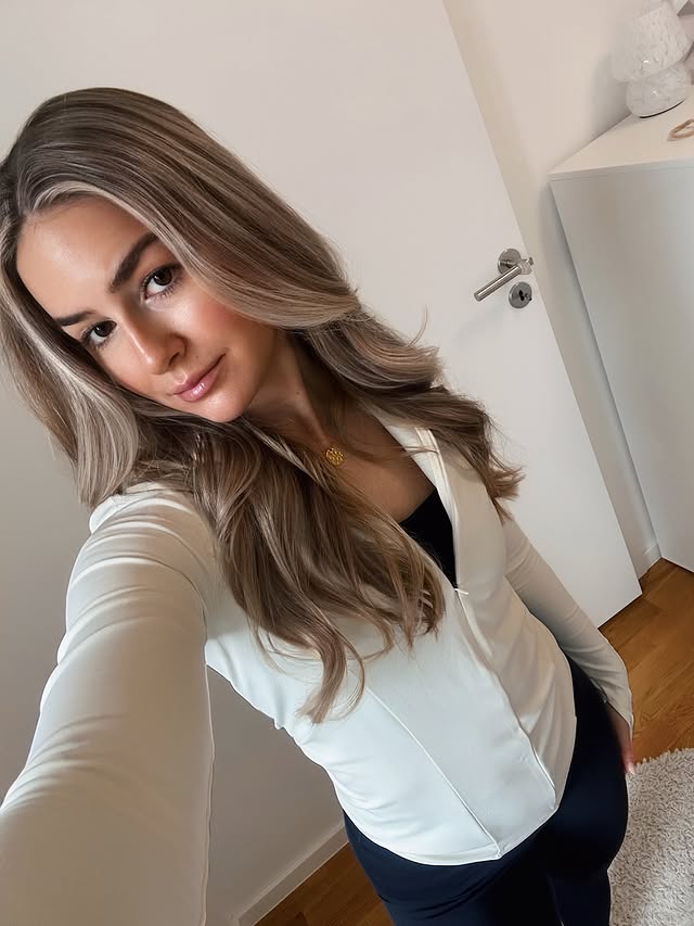 Instagram post by @sophiaaghem for ICANIWILL. Caption reads: [...] will get you 20% off everything on....