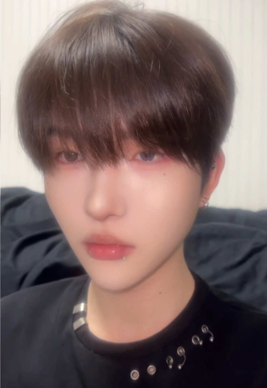 TikTok post by @05_kotaro for lenssis jp. Caption reads: レンシスのサンドグレー高校生の時から使ってたから案件貰えてまじで嬉しい。ナチュラルに盛れるグレコンだ....